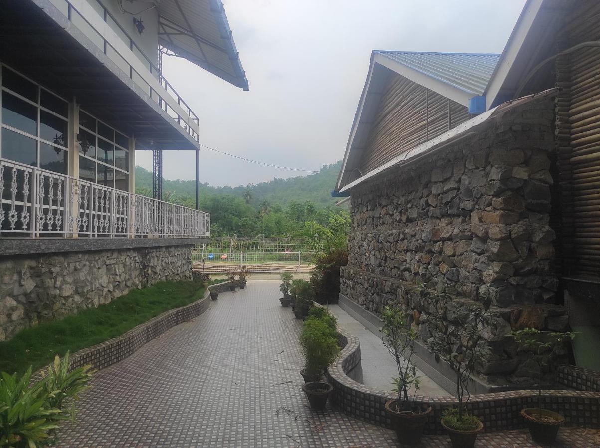 Changs Resort Kaharpara Exterior foto