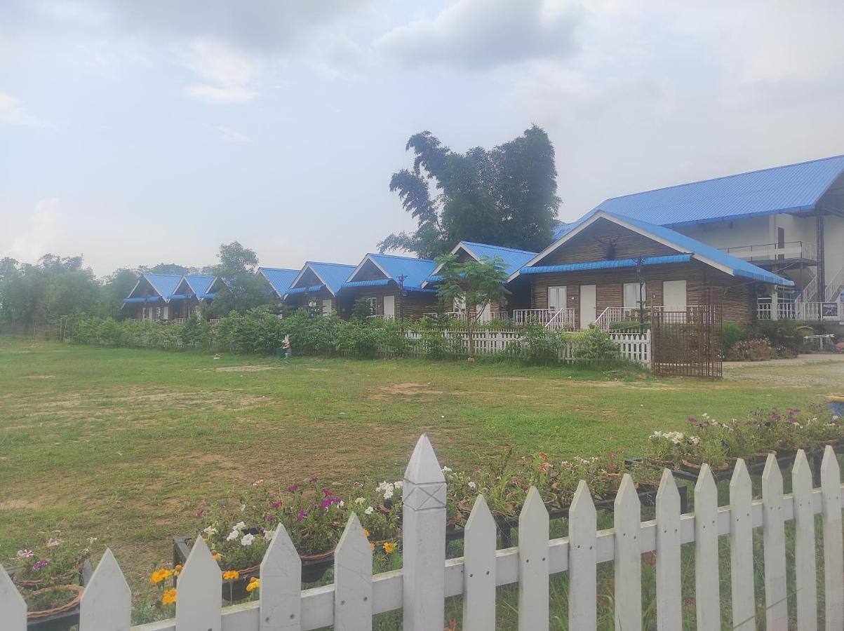 Changs Resort Kaharpara Exterior foto